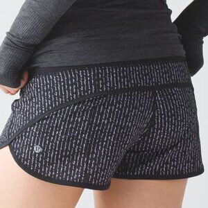 Lululemon Speed Short 2.5" FLAWED - 4 Pinstripe Black White / Black